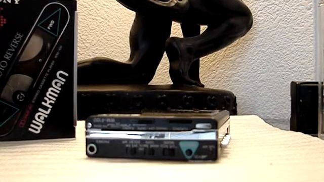 WM-F100 SONY WALKMAN OUT OF MY COLLECTION METAL SLIM JAPAN JAPANESES CASSETTE TAPE PORTABLE PLAYER смотреть онлайн