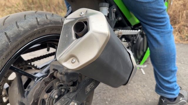 Kawasaki Ninja 400 BS6 (2023) | Heart vs Brain смотреть онлайн