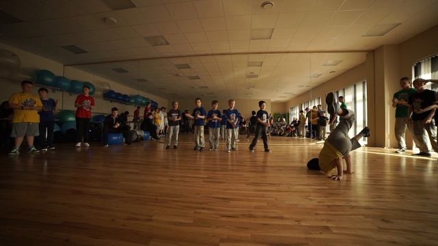 Олайнская спарта Vs. Время танцевать Vs. Король и компания смотреть онлайн