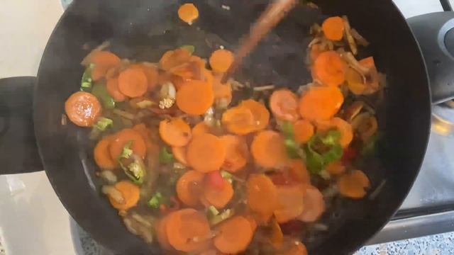 Ну Ооочень вкусный соус Хоть к рису хоть к мясу подавай!Баклажановый соус Sauce à l’aubergine смотреть онлайн