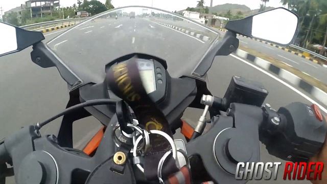 KTM RC 390 VS Ninja 400 | 0 To 100 | TOPSPEED BATTLE !!! смотреть онлайн