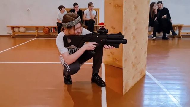 Лазертаг 7 класс VS 8 класс смотреть онлайн