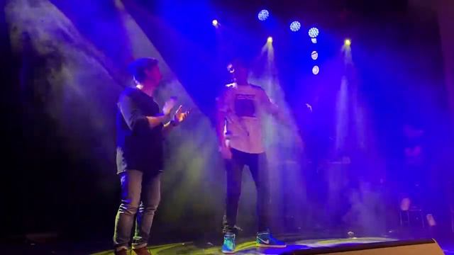 Komedia-ilta : Roope Salminen , Ernest Lawson & Kari Ketonen - Haudankaivaja смотреть онлайн