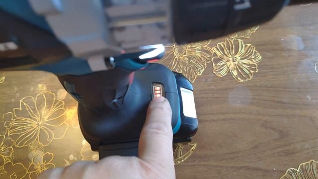 Шуруповёрт Makita. Бурим толстый лёд. Якутия. Рыбалка. смотреть онлайн