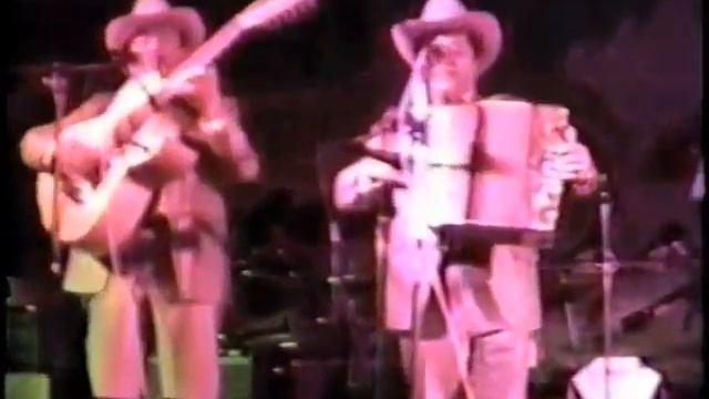 Tio y Los Alegres de Teran смотреть онлайн