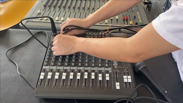 MACKIE 1402VLZ PRO อเมริกาแท้ เสียงชัดสุดๆ ทั้งร้องทั้งฟังเพลง ให้เสียงเบสที่แน่น กลางแหลมชัดมาก смотреть онлайн