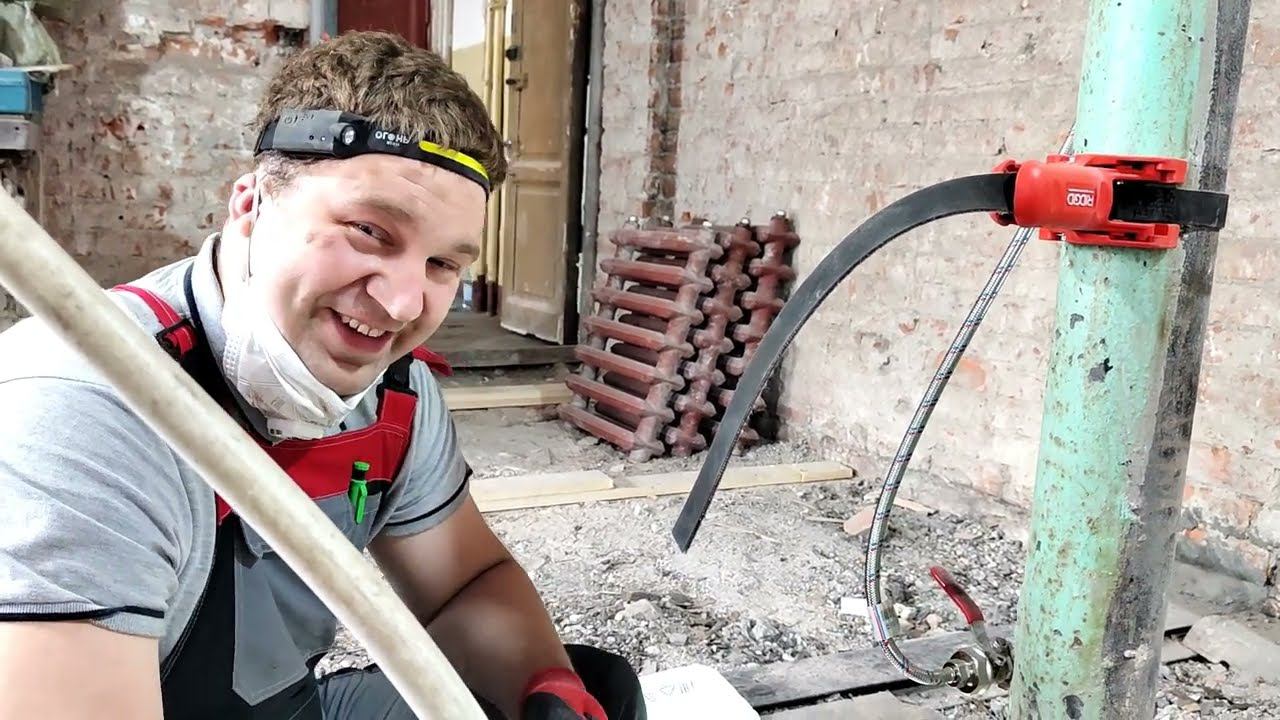 Стяжка по балкам и по плитам в старом фонде. Врезка в чугунный стояк. Апрель 2023 смотреть онлайн