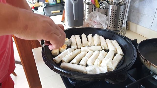 СЫРНЫЕ СИГАРЕТКИ "КРУЧУ-ВЕРЧУ" - готовятся и съедаются ЗА МГНОВЕНИЕ, очень вкусный перекус смотреть онлайн