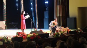 Амина Шафикова поздравляет Айдара Галимова с юбилеем