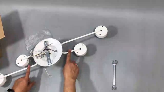 Распаковка и сборка потолочной светодиодной люстры ПЕТРАСВЕТ S2403-5. 7 лет гарантии. смотреть онлайн