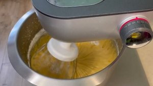 Что приготовить из желтков? Рецепты приготовления блюд из желтков. Кекс на желтках. Майонез.