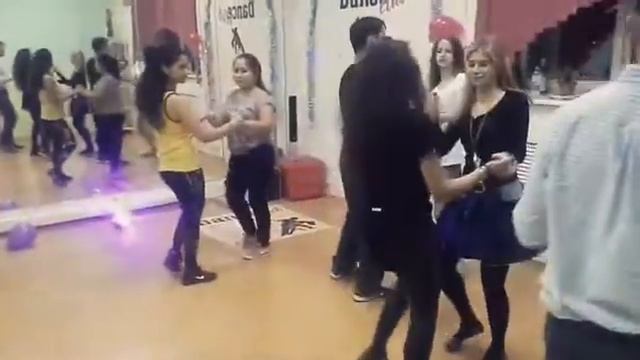 bachata level 1 урок в школе танцев в Москве Dance Club смотреть онлайн