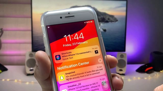 Change iPhone Battery Colour in Statusbar on iOS 17 or iOS 16 смотреть онлайн