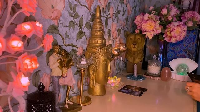 ?ЧТО У НЕГО ПРОИСХОДИТ В ЛИЧНОЙ ЖИЗНИ? смотреть онлайн