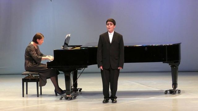 Русская народная песня " Я по улице хожу" в обработке Б. Сергеева исполняет Хачатурян Давид смотреть онлайн