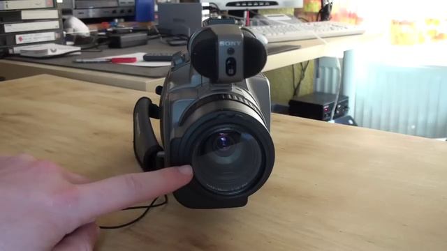 Sony DCR-VX1000 MiniDV camcorder review смотреть онлайн