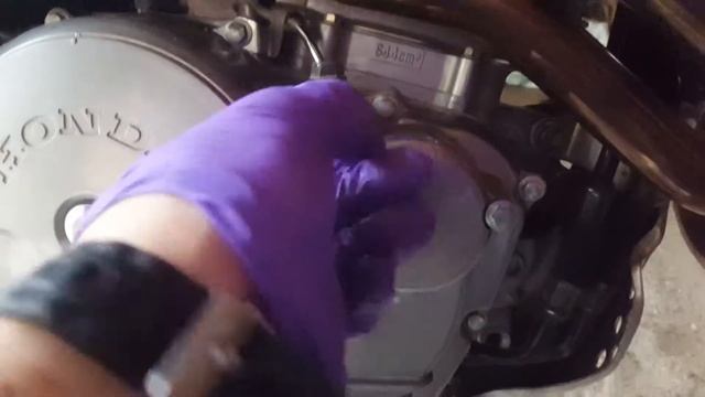 Como cambiar el filtro de aceite en la moto. honda SLR 650. смотреть онлайн