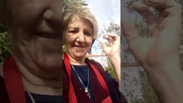 Обо всем как всегда, испикаем лепешки на дрожжах. сажаем деревья. смотреть онлайн