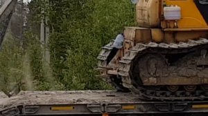 КАК ПРАВИЛЬНО ЗАЕЗЖАТЬ НА ТРАЛ НА БУЛЬДОЗЕРЕ