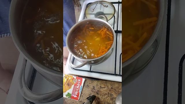 очень лёгкий вкусный суп с фрикадельками.????