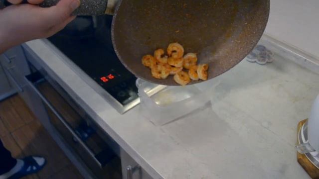 Ролл с креветками смотреть онлайн