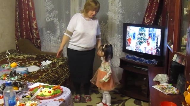 Ёлочка,ёлка колкая иголка! смотреть онлайн