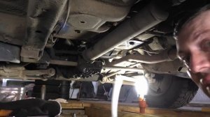 ТО день Niva Chevrolet (Часть 2я.). Проверка уровня масла в картере переднего моста.