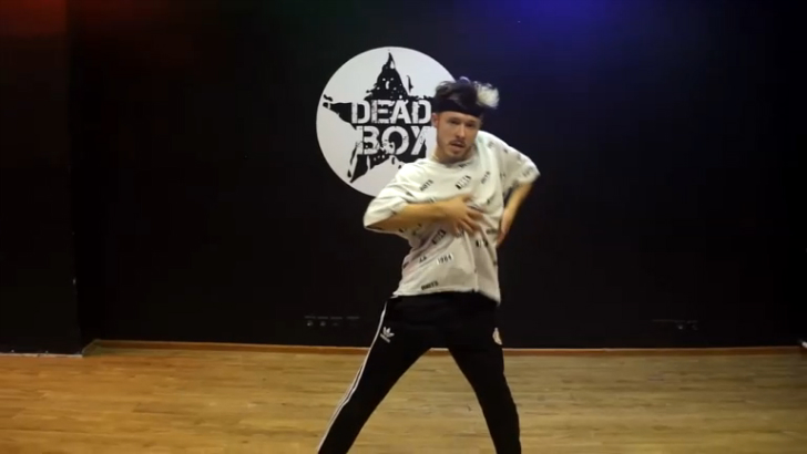 Kolya Barnin/ Talking Body - Tove Lo смотреть онлайн