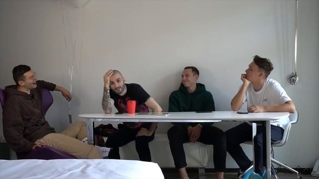 УГАДАЙ ФУТБОЛИСТА ПО ЛИЦУ ИЗ СТАРОЙ ФИФЫ смотреть онлайн
