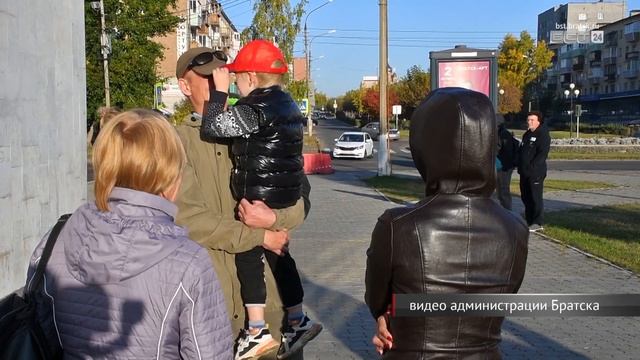 Очередную группу контрактников из Братска проводили на службу в вооруженные силы смотреть онлайн