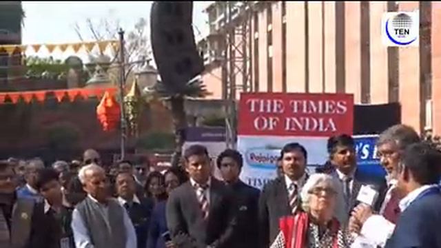 Women Confronts Kailash Satyarthi at Times Lit Fest 2017 смотреть онлайн