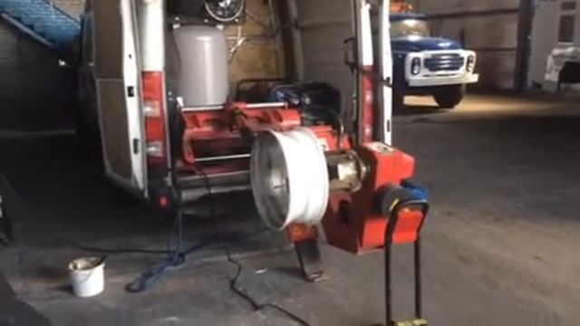 Передвижной грузовой шиномонтаж в Минске и Бресте. Замена шин американского форда смотреть онлайн