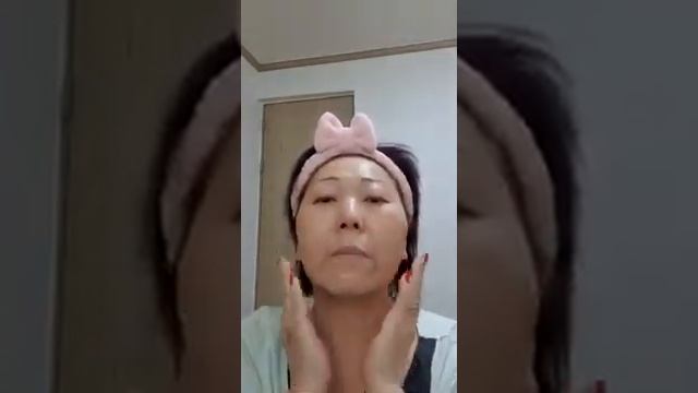 Какой косметикой от морщин надо пользоваться ?Golden Cocoon супер увлажнение кожи. смотреть онлайн