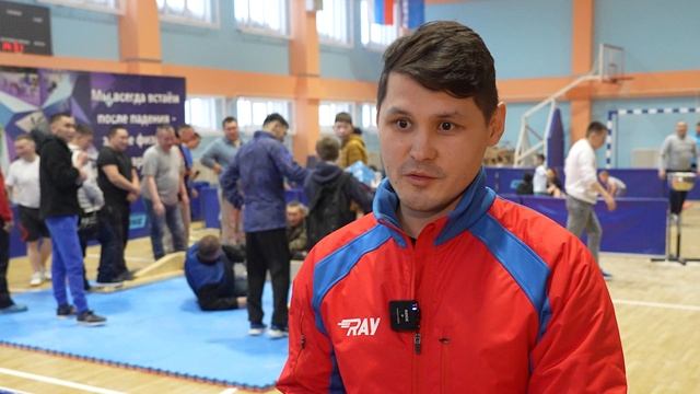 Более 60 спортсменов собрались в Яр-Сале на чемпионат по мас-рестлингу смотреть онлайн