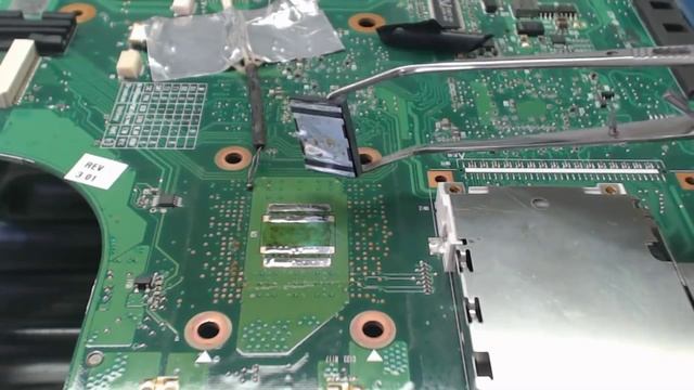 Toshiba A300 / L300 Zawiesza Się, Nie Działa, Czarny Ekran. Naprawa - Wymiana NEC/TOKIN 0E907.