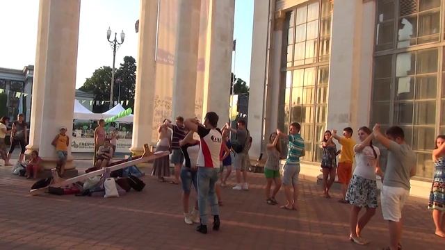Арт Пикник Славы Фроловой Мастер Класс от Chilli Dance Studio по бачате 1.08.2014 смотреть онлайн