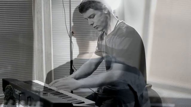 In The Morning Light Piano Cover смотреть онлайн