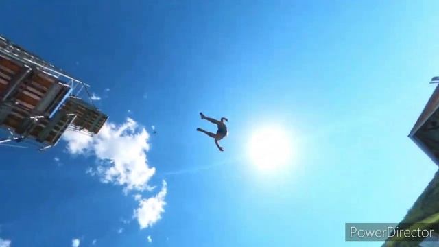 Экстремальные развлечения (прыжки в воду с высоты) смотреть онлайн