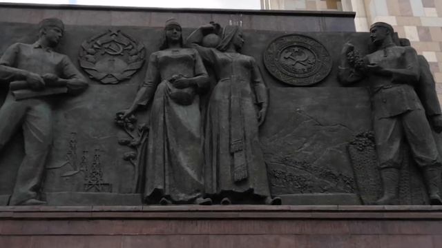 ВЛОГ: БЕСПЛАТНАЯ КАША. РАБОЧИЙ И КОЛХОЗНИЦА. МАСЛЕНИЦА В ОСТАНКИНО. смотреть онлайн