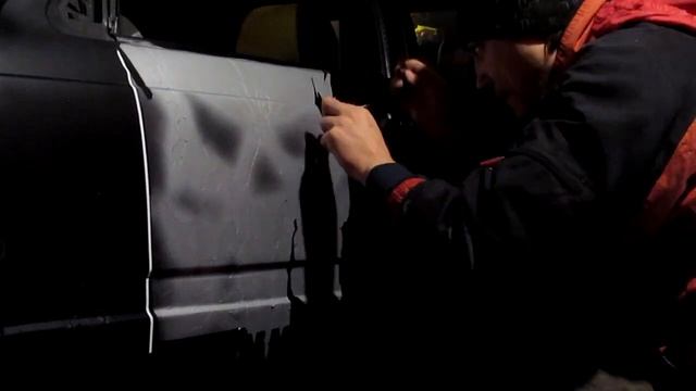 Рисунок на дверь баллончиком через трафарет смотреть онлайн