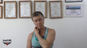 Упражнения для шеи с массажным роликом