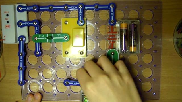 Электронный конструктор "Знаток".РАДИО FM/ смотреть онлайн