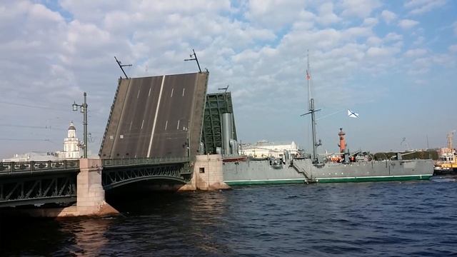 Буксировка крейсера "Аврора" - 21.09.2014 смотреть онлайн