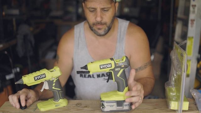 Ryobi just made the perfect tool EVEN MORE PERFECT! This is the all new Ryobi 18v Cordless Glue Gun смотреть онлайн