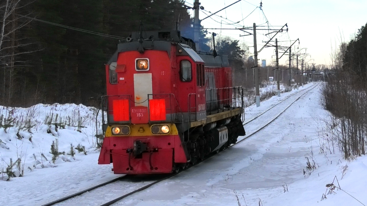 "Одинокий тепловоз" ТЭМ18ДМ-353 следует резервом смотреть онлайн