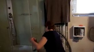 Отмыла душевую кабину меньше чем за 5 минут с пароочистителем Kitfort  KT-908-3