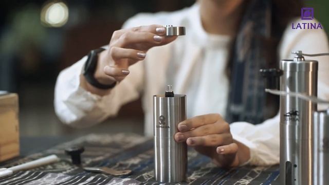 Latina Sumbawa Mini Coffee Grinder - Ceramic Burrs смотреть онлайн