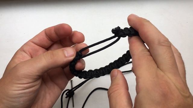 Классный браслет своими руками за 10 минут. Mad Max Bracelet.@Roma_Luk смотреть онлайн