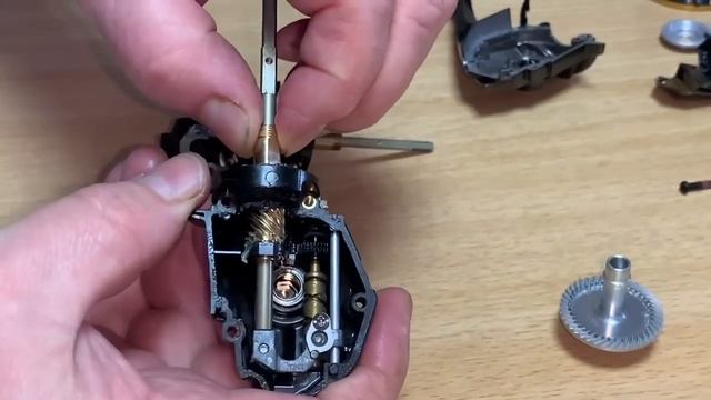 SHIMANO 2020 TWINPOWER. Сравнение размеров 2500S и 4000PG.