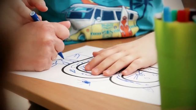 Один день в детском саду. Рисование. смотреть онлайн